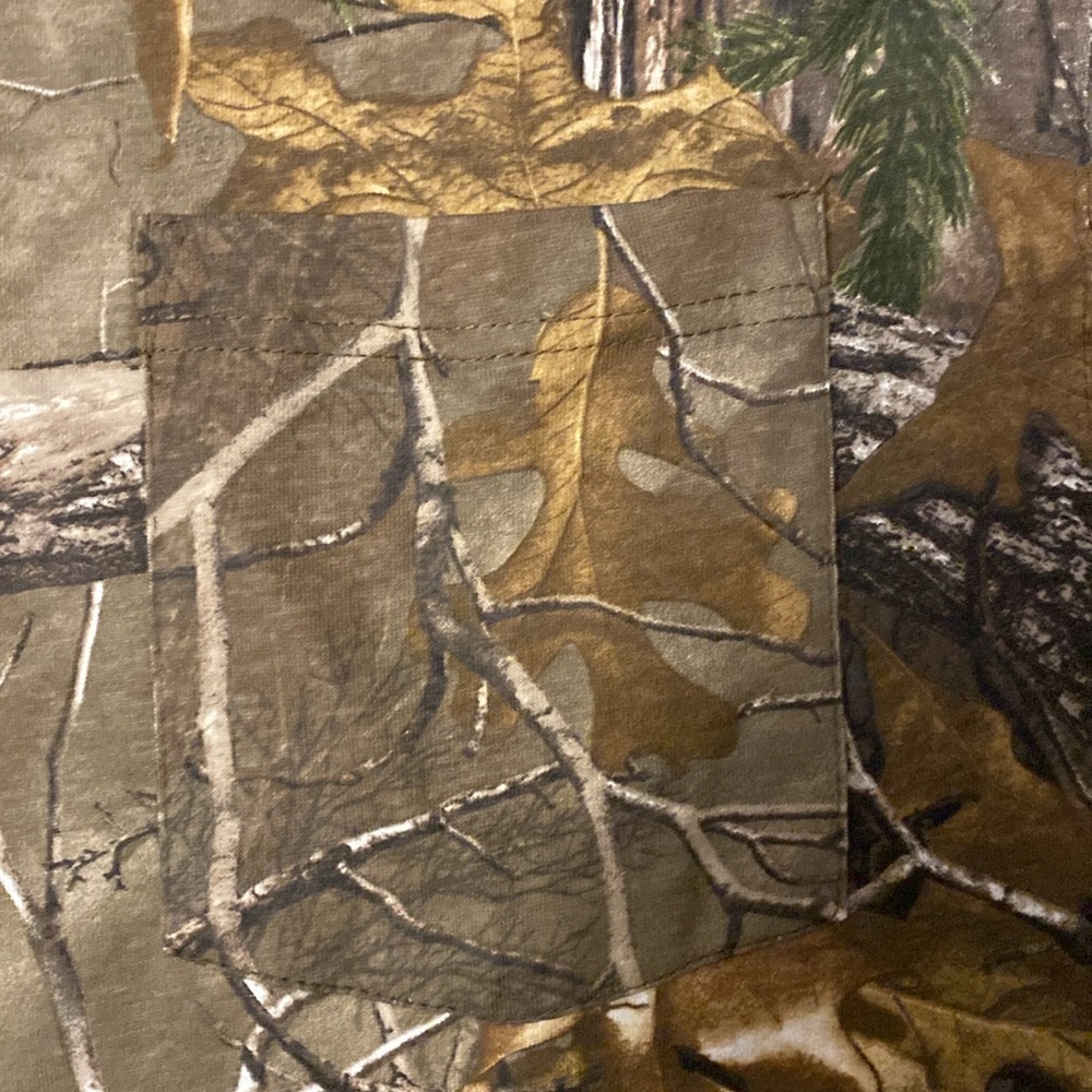 Berne Realtree Men’s Medium pocket Tshirt. Like new. - Picture 3 of 5